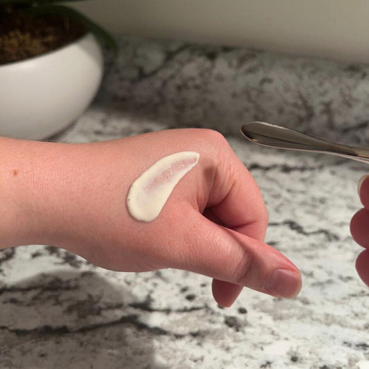 Red algae and kaolin clay facial masque for anti-aging benefits