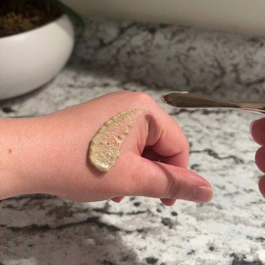 kelp, vitamin c and kaolin clay deliver spa grade results on sensitive and reactive skin.