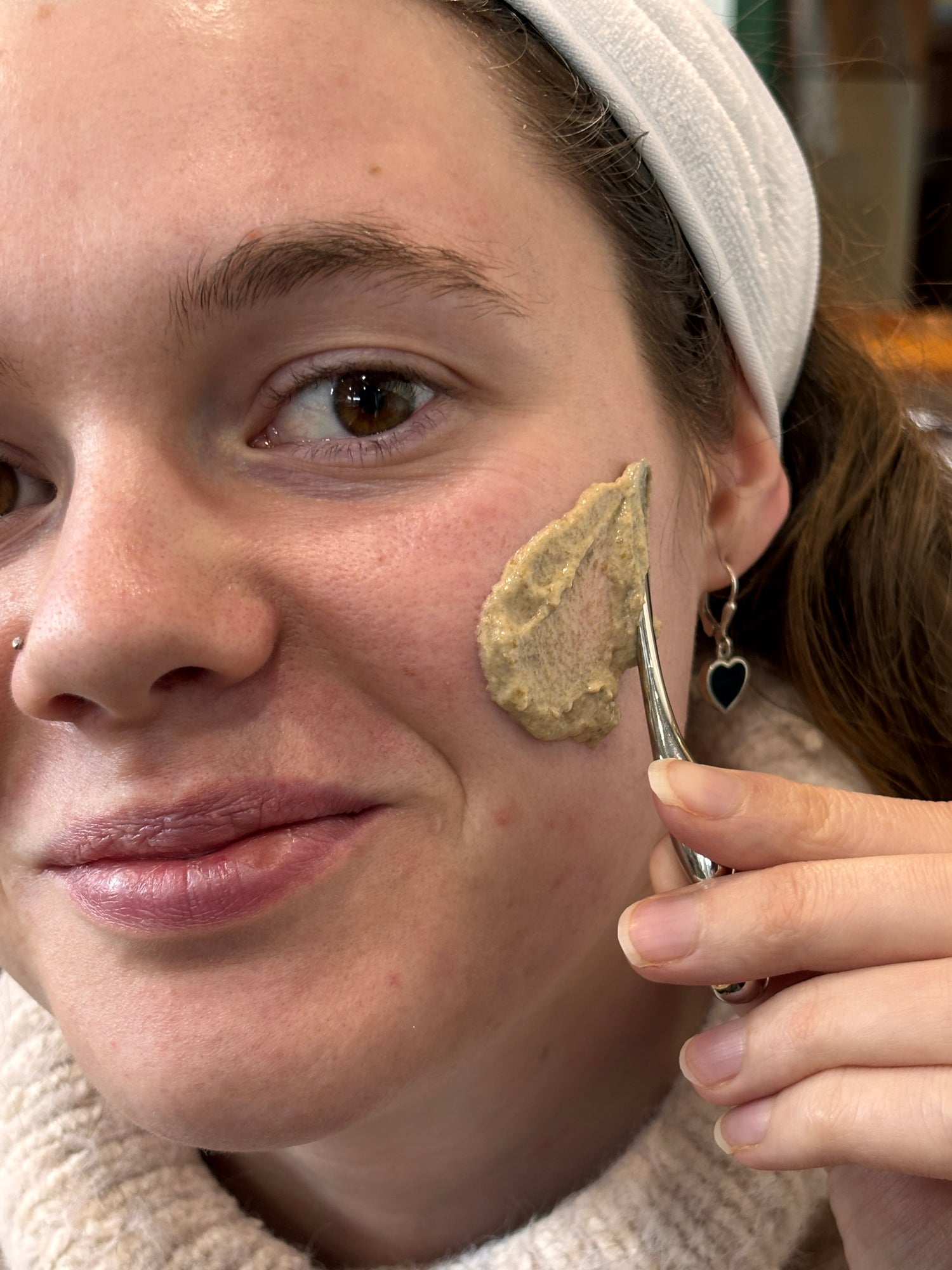 Applying Sea Kelp Facial Masque
